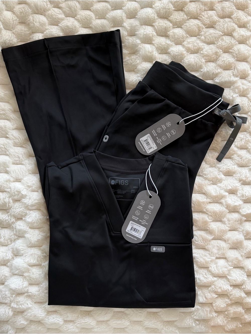 FIGS FORMx Black Scrubs Set - Evanston Pants & Sona V-Neck Top - Size S/SR